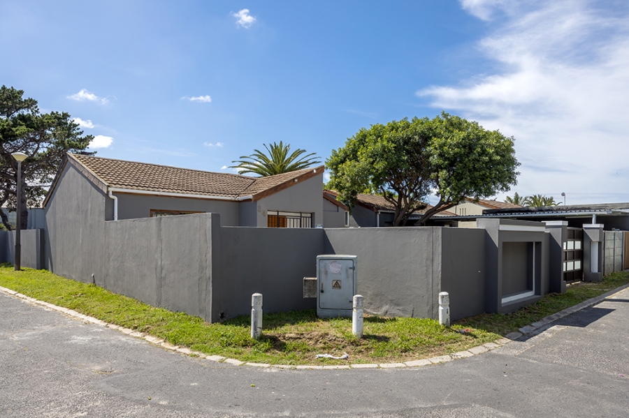 3 Bedroom Property for Sale in Table View Western Cape